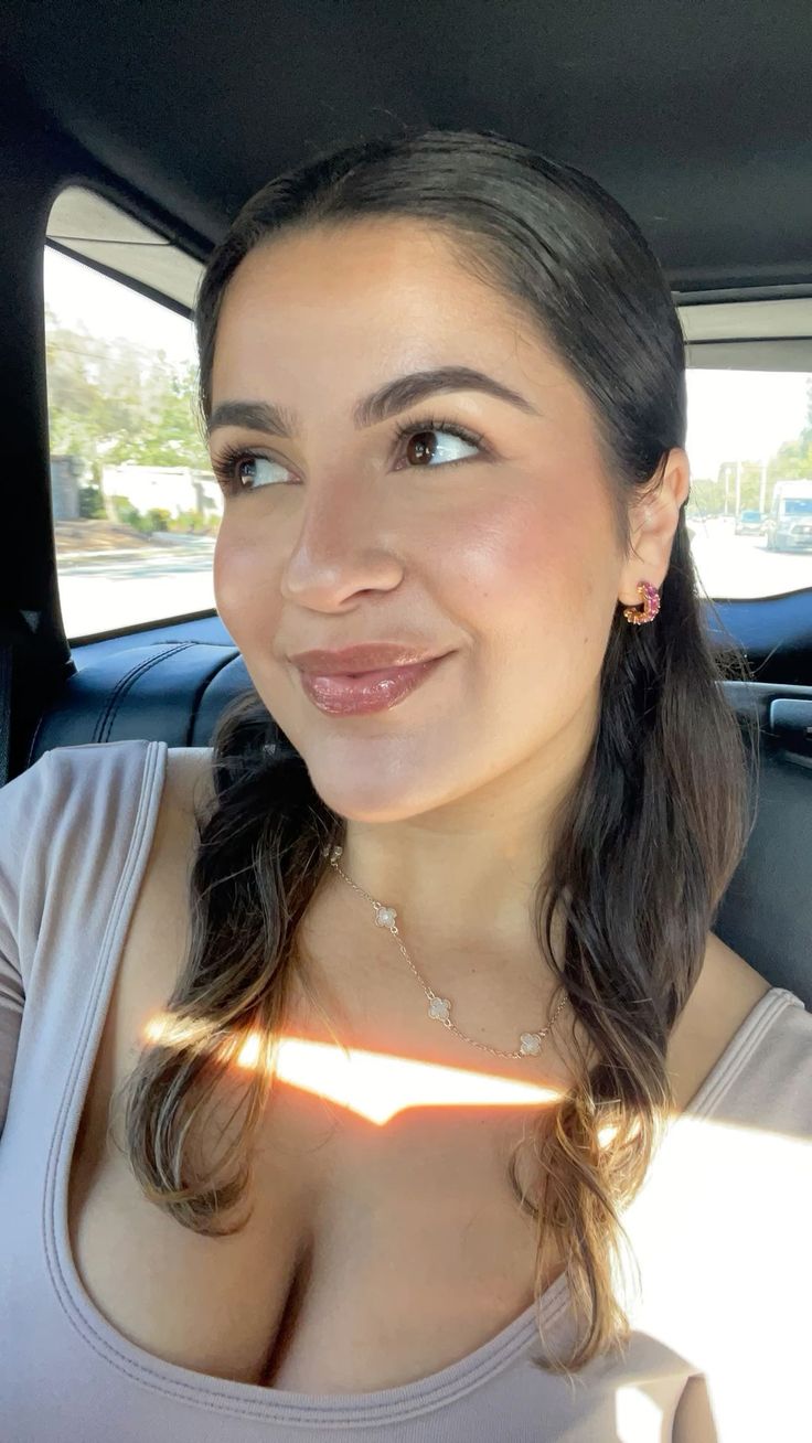 Alt image